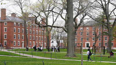 harvard postpones vote on grade limits