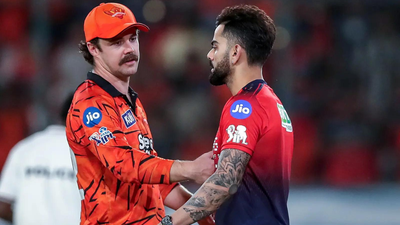travis head and virat kohli